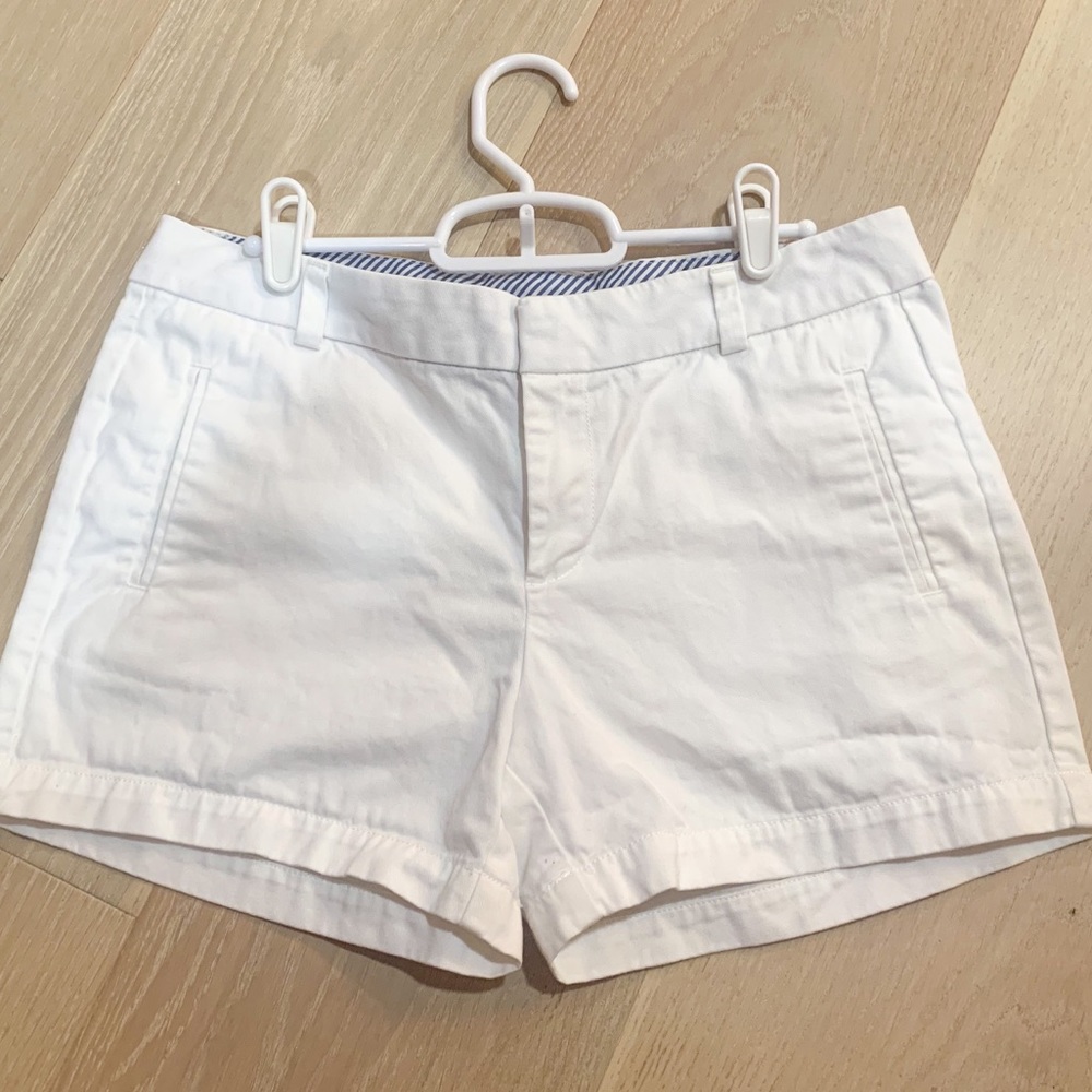 Like new white dress khaki shorts size 6.